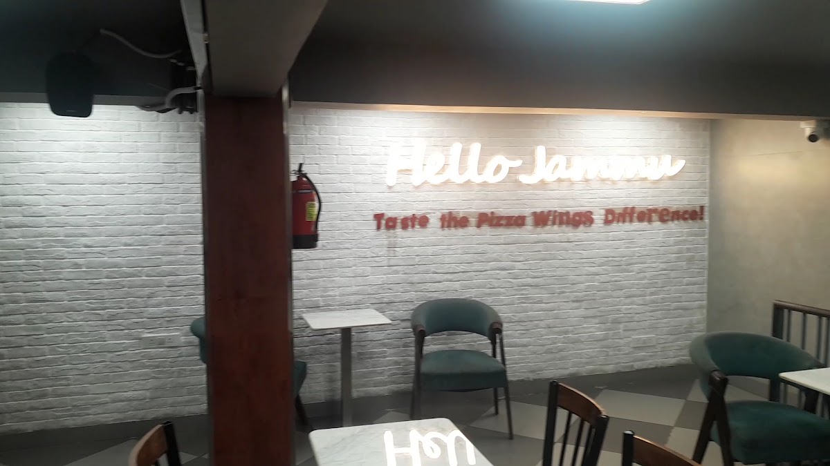 Pizza Wings | Bahu Plaza (Jammu)-9